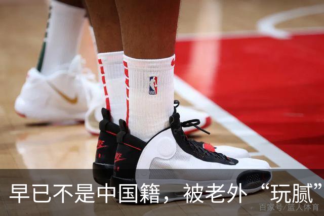 早已不是中国籍，被老外“玩腻”后回国的郑绪岚，68岁还在赶商演